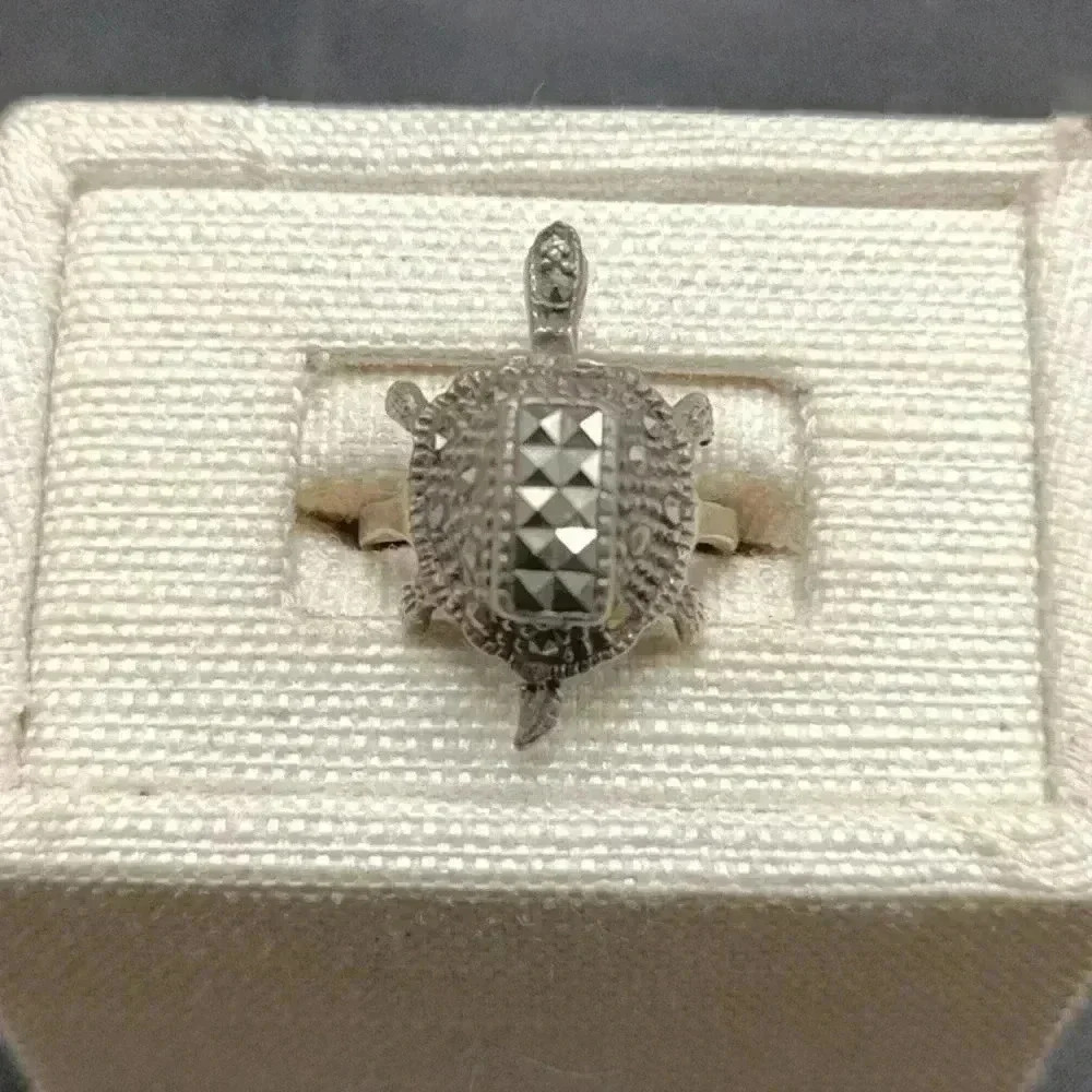 Sterling Silver and Marcasite Art Deco Articulated Turtle Ring